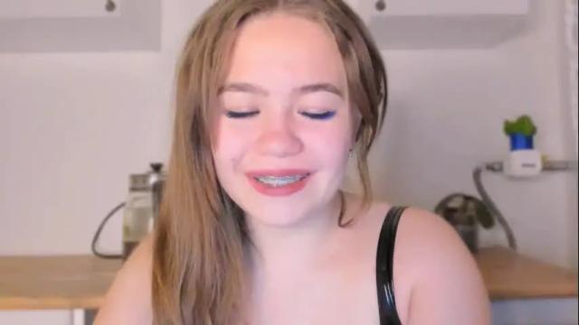 Image 7 of sara_kox Stream on Chaturbate on 12 days ago
