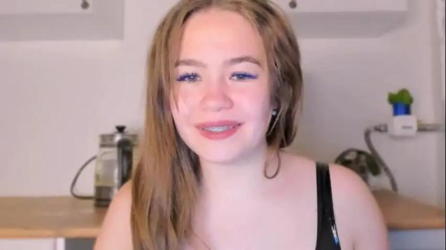 Image 8 of sara_kox Stream on Chaturbate on 12 days ago