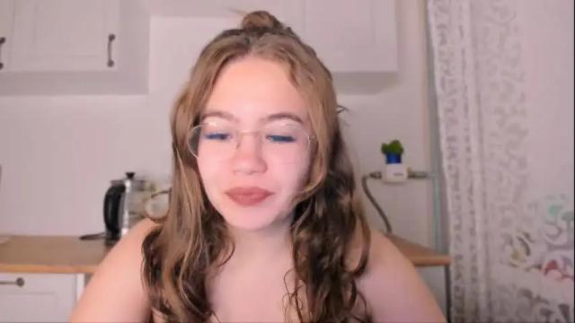 Image 2 of sara_kox Stream on Chaturbate on 4 days ago