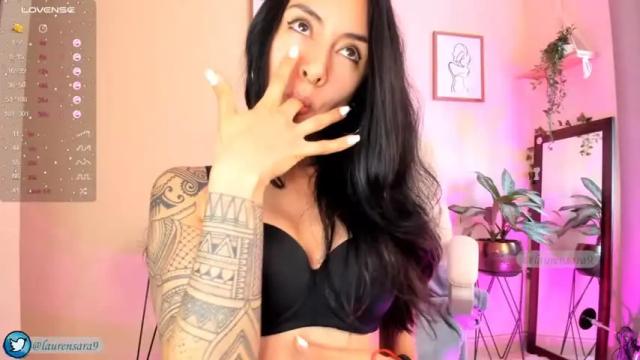 Image 2 of sara_lauren1 Stream on Chaturbate on 13 months ago