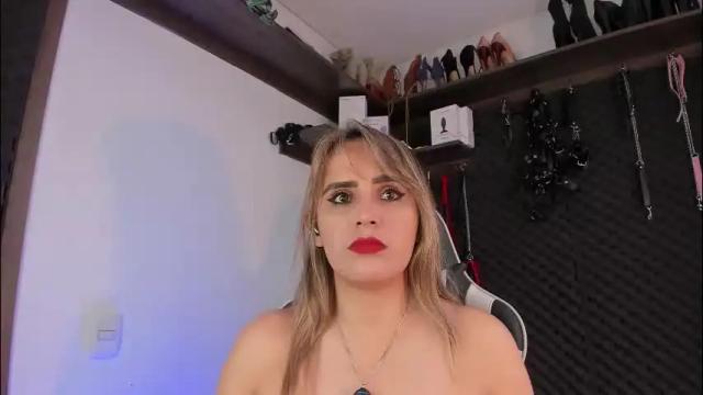 Image 12 of sara_mills30 Stream on Chaturbate on 1 month ago