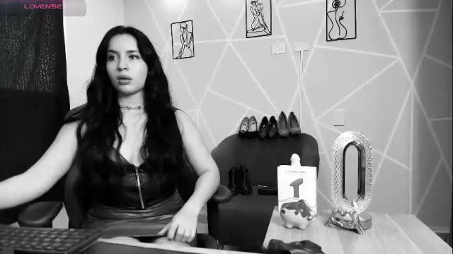Image 3 of sara_moon3 Stream on Chaturbate on 9 days ago
