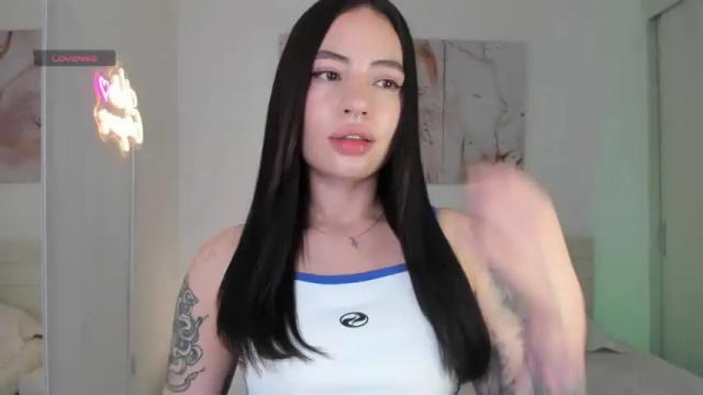 Image 11 of sara_oxford Stream on Chaturbate on 14 months ago