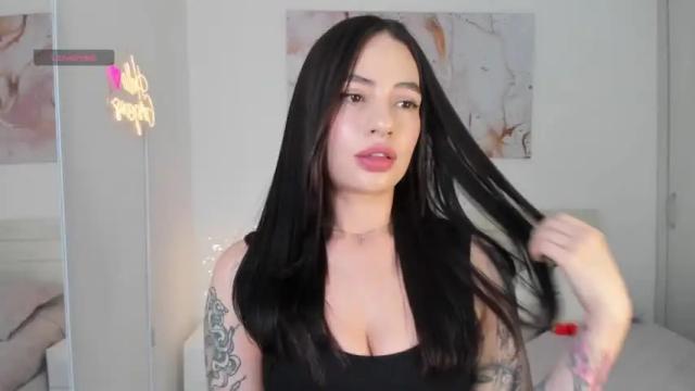 Image 10 of sara_oxford Stream on Chaturbate on 14 months ago