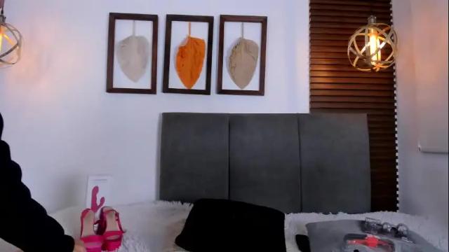 Image 10 of sara_parker22 Stream on Chaturbate on 3 months ago