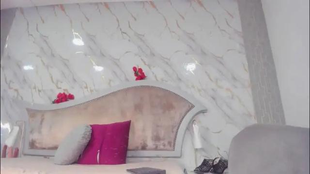 Image 2 of sara_rozze Stream on Chaturbate on 2 months ago