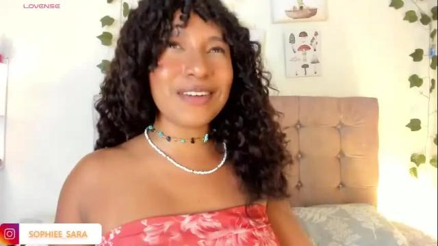 Image 6 of sara_sophiee Stream on Chaturbate on 3 months ago