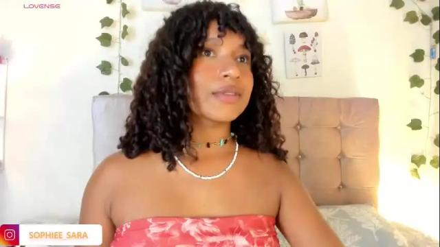 Image 8 of sara_sophiee Stream on Chaturbate on 3 months ago