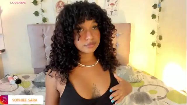Image 2 of sara_sophiee Stream on Chaturbate on 2 months ago