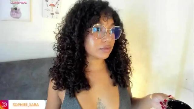 Image 3 of sara_sophiee Stream on Chaturbate on 1 month ago