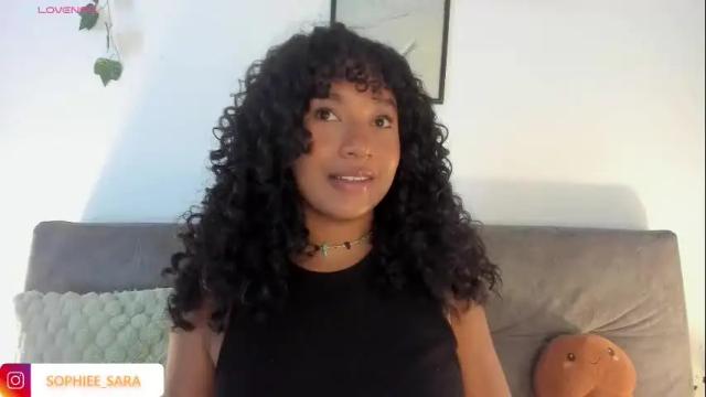 Image 4 of sara_sophiee Stream on Chaturbate on 1 month ago