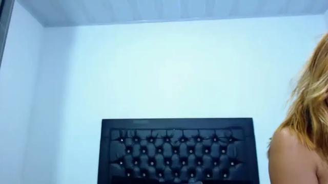 Image 2 of sara_tommy Stream on Chaturbate on 24 months ago