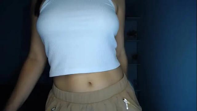 Image 4 of sara_tris Stream on Chaturbate on 27 days ago