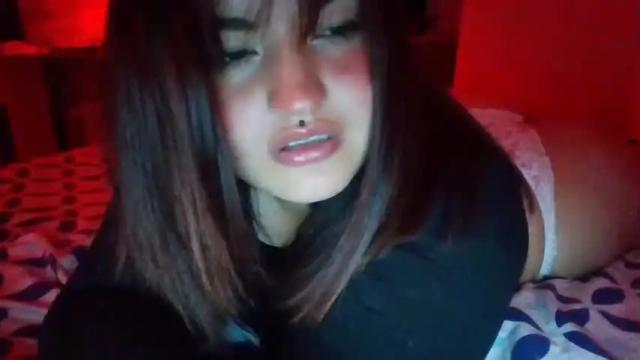 Image 3 of sara_valentina19 Stream on Chaturbate on 26 months ago