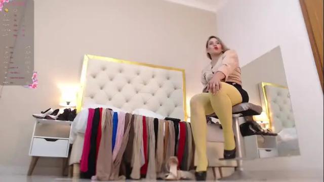 Image 12 of saraa_cute1 Stream on Chaturbate on 13 days ago