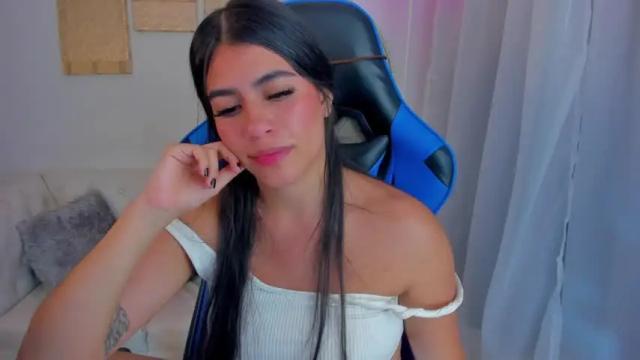 Image 2 of saraa_evans_ Stream on Chaturbate on 17 months ago