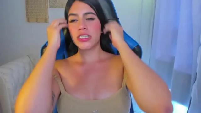 Image 8 of saraa_evans_ Stream on Chaturbate on 16 months ago