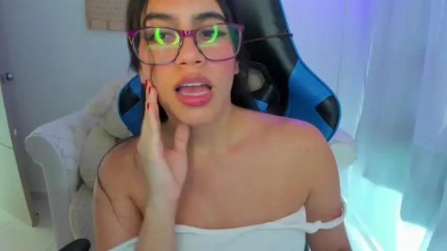 Image 3 of saraa_evans_ Stream on Chaturbate on 16 months ago