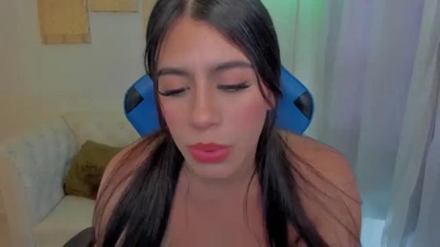 Image 2 of saraa_evans_ Stream on Chaturbate on 15 months ago