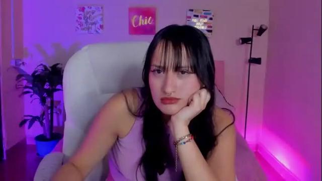 Image 2 of saraa_ramirez Stream on Chaturbate on 1 month ago