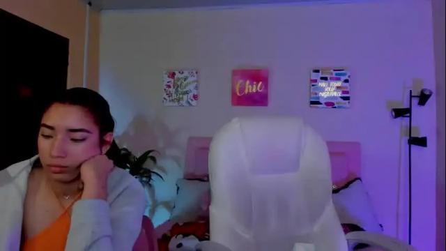Image 7 of saraa_ramirez Stream on Chaturbate on 1 month ago