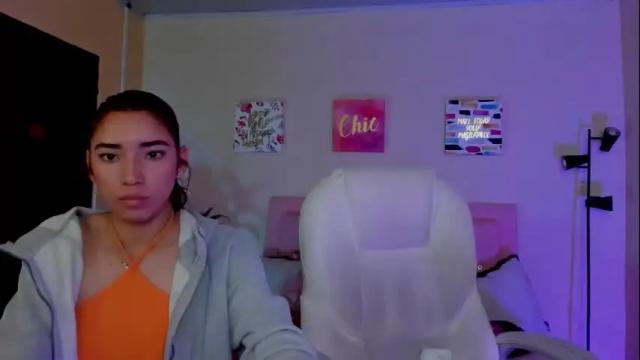 Image 8 of saraa_ramirez Stream on Chaturbate on 1 month ago