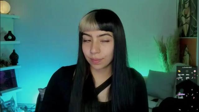 Image 2 of saraadesire Stream on Chaturbate on 3 months ago