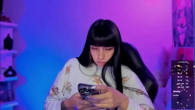 Image 12 of saraadesire Stream on Chaturbate on 21 days ago