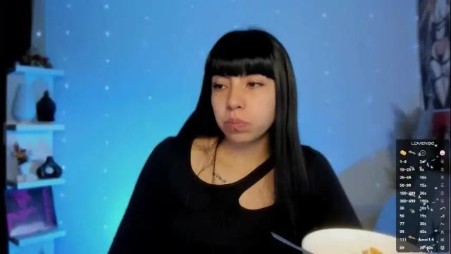 Image 3 of saraadesire Stream on Chaturbate on 15 days ago