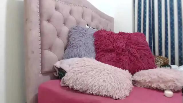 Image 4 of saraadollxx Stream on Chaturbate on 3 days ago