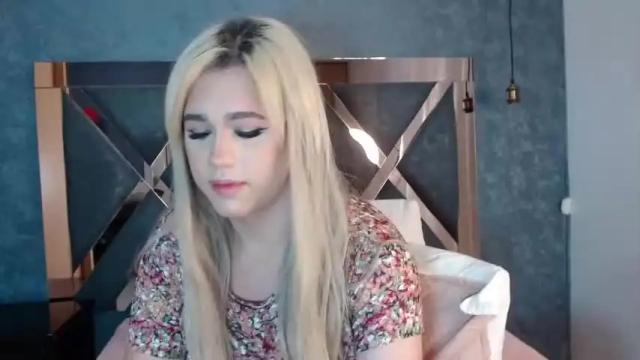 Image 12 of saraah_queen Stream on Chaturbate on 14 months ago