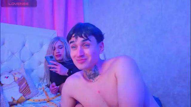 Image 2 of saraah_queen Stream on Chaturbate on 1 month ago