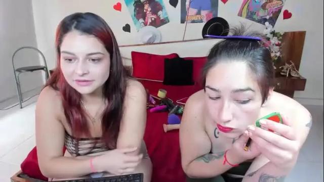 Image 11 of saraandmarilyn Stream on Chaturbate on 21 days ago