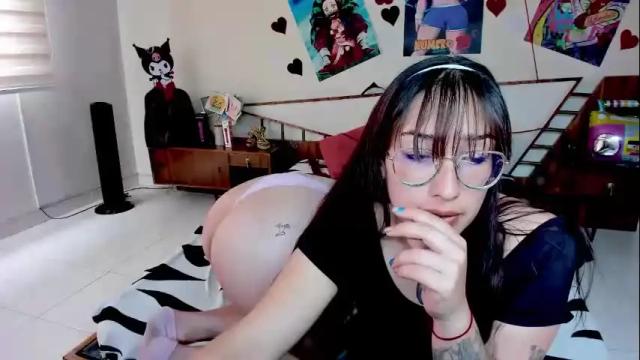 Image 4 of saraandmarilyn Stream on Chaturbate on 3 months ago