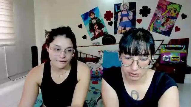 Image 2 of saraandmarilyn Stream on Chaturbate on 2 months ago