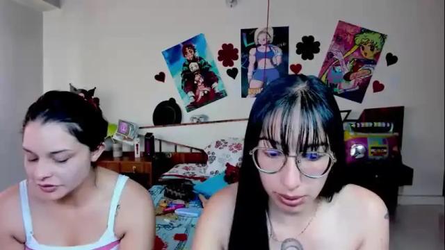 Image 2 of saraandmarilyn Stream on Chaturbate on 1 month ago