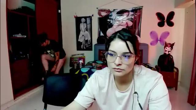 Image 2 of saraandmarilyn Stream on Chaturbate on 2 months ago