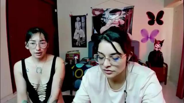 Image 3 of saraandmarilyn Stream on Chaturbate on 2 months ago