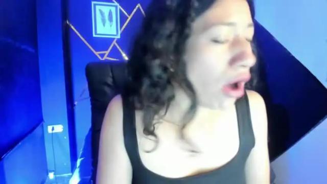 Thumbnail 1, saraandsofi02's Stream at Chaturbate, 21 months ago