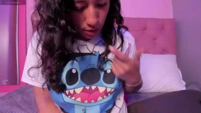 Image 2 of saraandsofi02 Stream on Chaturbate on 20 months ago