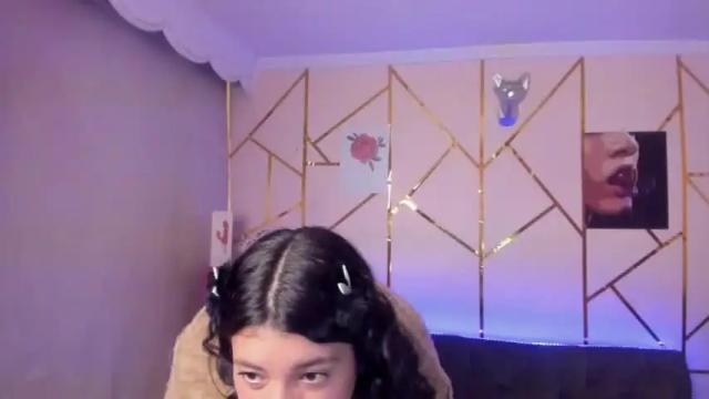 Image 11 of saraandsofi02 Stream on Chaturbate on 20 months ago