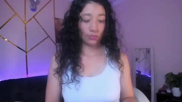 Image 6 of saraandsofi02 Stream on Chaturbate on 19 months ago