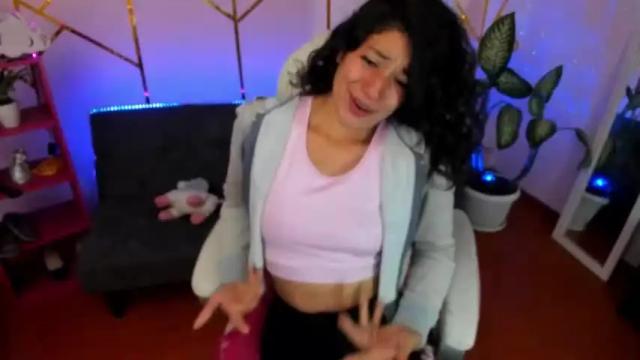 Image 10 of saraandsofi02 Stream on Chaturbate on 19 months ago