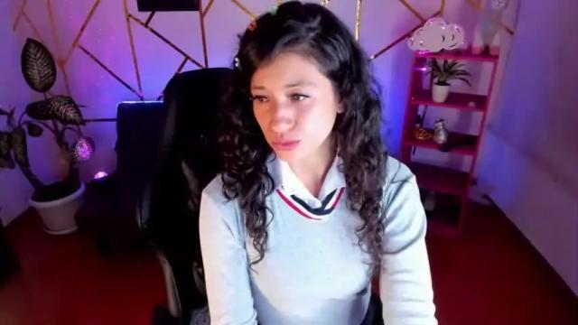 Image 6 of saraandsofi02 Stream on Chaturbate on 19 months ago