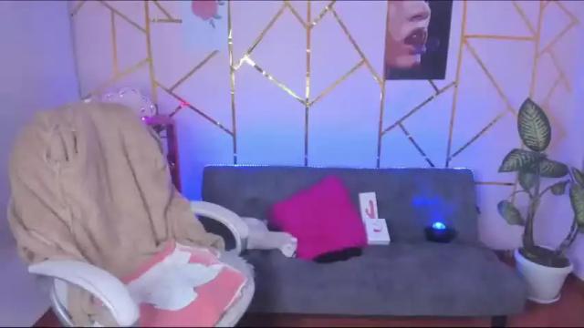 Image 11 of saraandsofi02 Stream on Chaturbate on 18 months ago