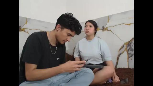 Image 11 of saraandthomas Stream on Chaturbate on 1 month ago