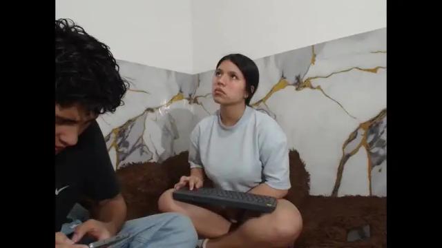 Image 12 of saraandthomas Stream on Chaturbate on 1 month ago