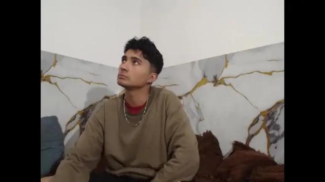 Image 4 of saraandthomas Stream on Chaturbate on 1 month ago