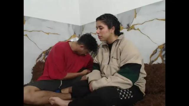 Image 7 of saraandthomas Stream on Chaturbate on 15 days ago