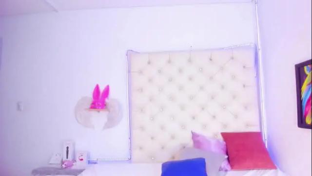 Image 2 of saraapril_1 Stream on Chaturbate on 1 month ago